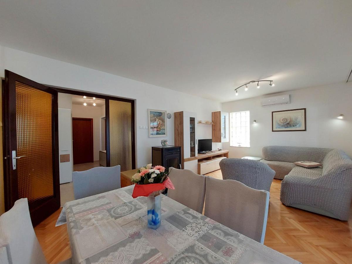 Apartment Neda Punat Exteriör bild